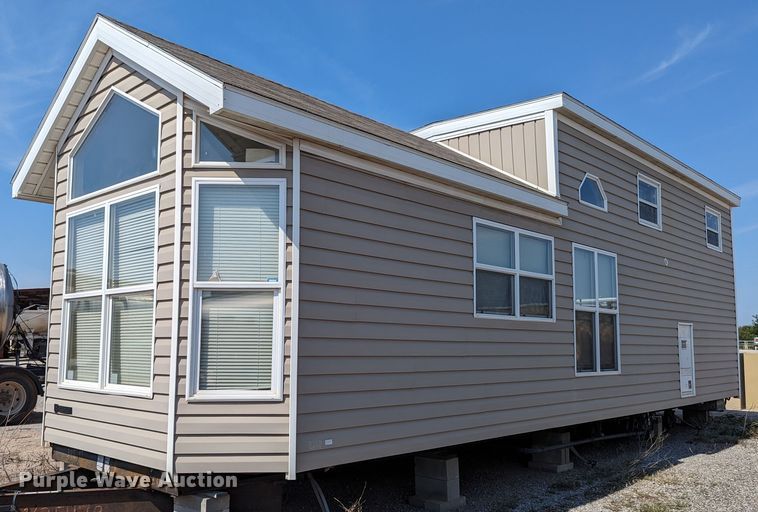 2008 Oak Creek Park Model Breckenridge 1240 SEDL-T manufactured home - LM9947