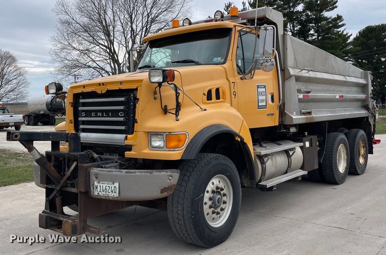 2004 Sterling  L9500 dump truck - LW9028