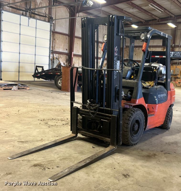 Toyota 7FGU25 forklift - NB9374