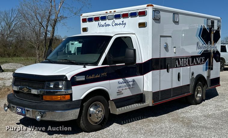 2016 Chevrolet  Express 4500 ambulance - ND9126