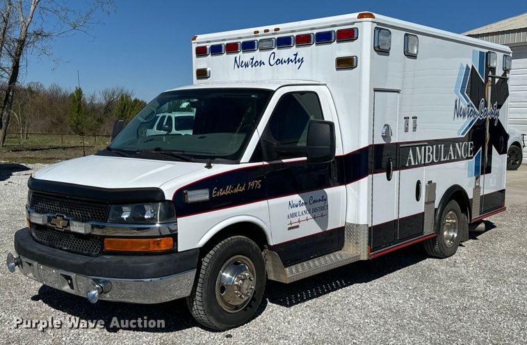 2014 Chevrolet Express 4500 ambulance - ND9127
