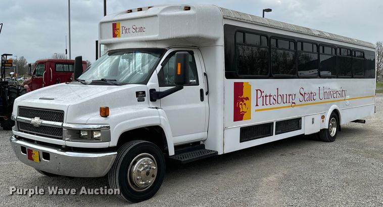 2007 Chevrolet C5500 shuttle bus - ND9154