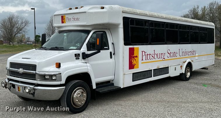 2007 Chevrolet C5500 shuttle bus - ND9155