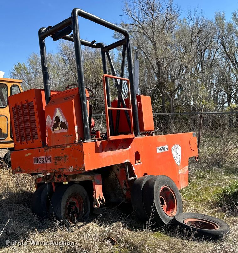 Ingram 9-2800-PA pneumatic roller - NH9037