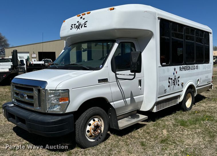 2008 Eldorado National Aerotech  shuttle bus - NH9080