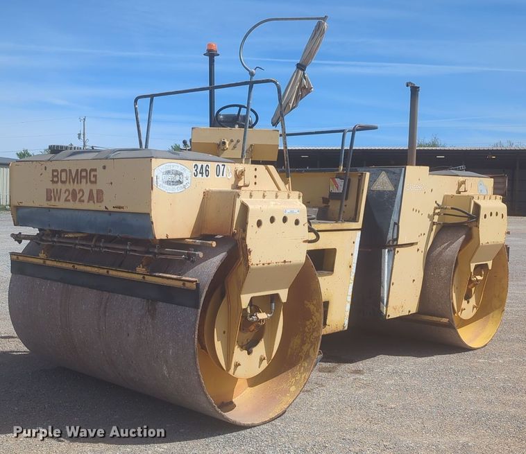1993 Bomag BW202AB double drum vibratory roller - NZ9533