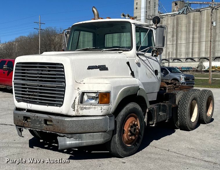 1991 Ford Aeromax L9000 semi truck - OF9375