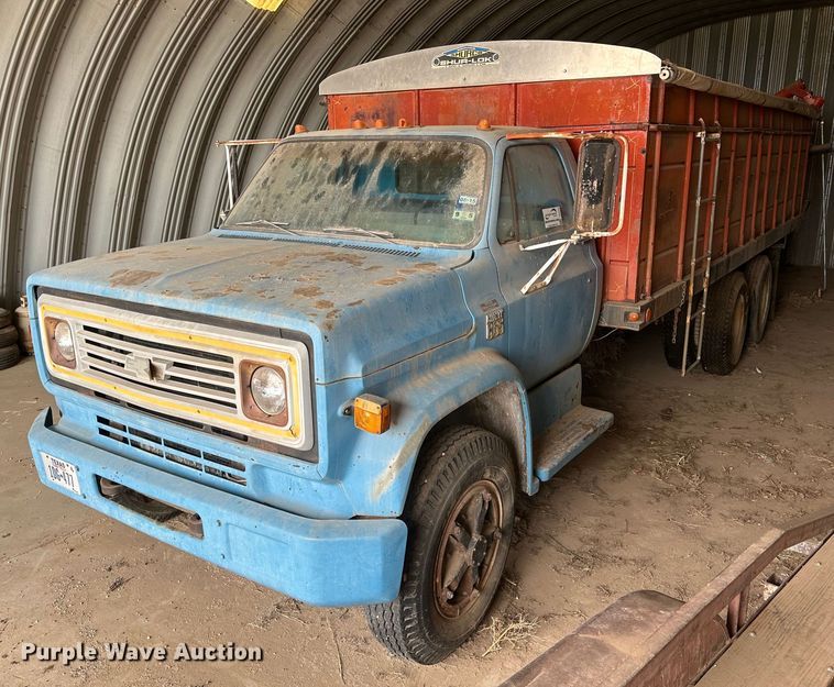 1973 Chevrolet C65 grain truck - DG4333