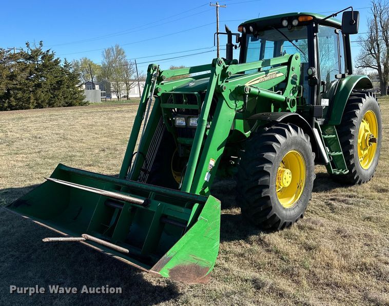 2003 John Deere 7220 MFWD tractor - DK6515