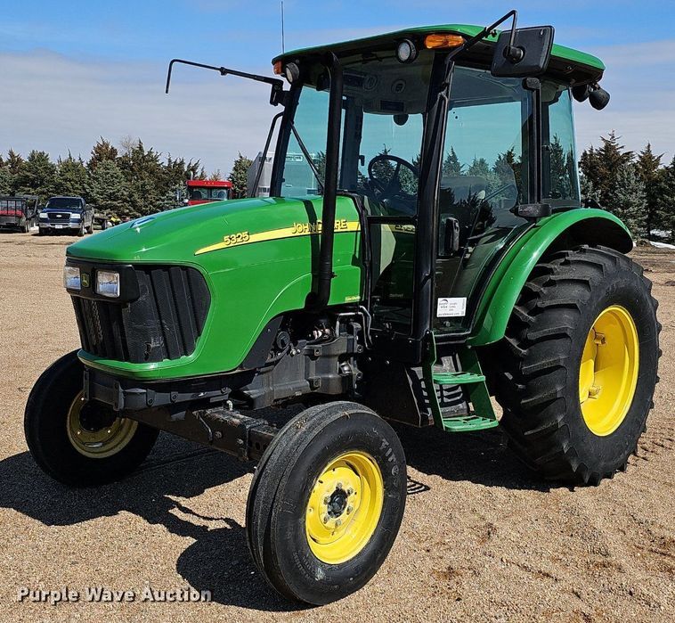 2006 John Deere 5325 tractor - DQ8644