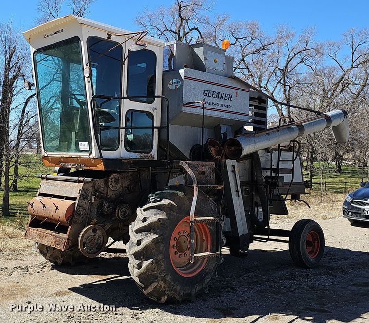 Gleaner F combine - DQ8685