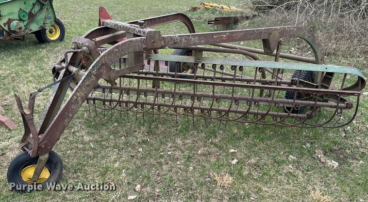 John Deere 858 hay rake - EH5372