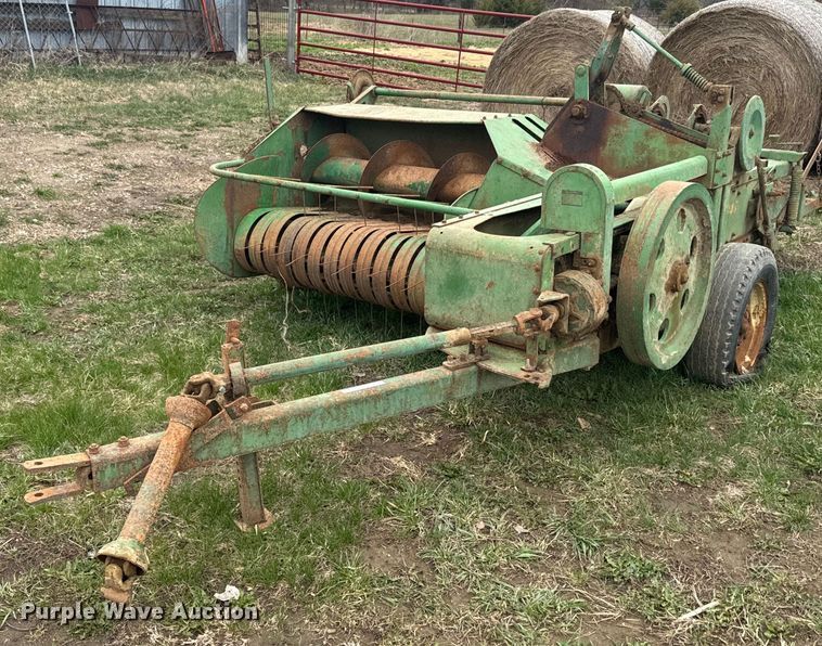 John Deere 14T small square baler - EH5380