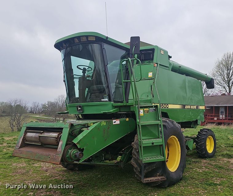 1990 John Deere 9500 combine - EJ6222
