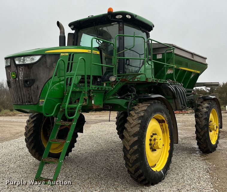 2018 John Deere R4038 spreader - LD9366