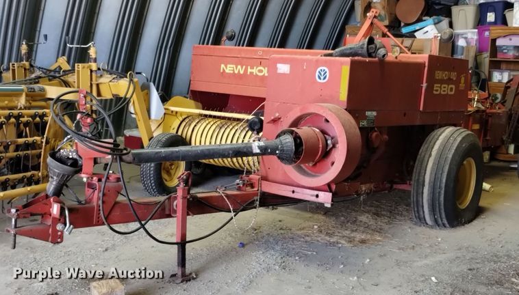 2000 New Holland  580 small square baler - LN9985