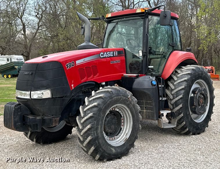 2014 Case IH Magnum 180 MFWD tractor - ND9095
