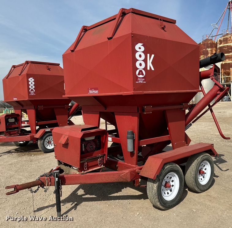 Feed Train 6000A seed tender - NH9108