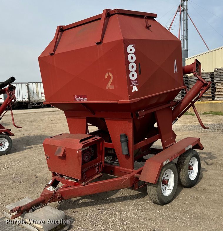 Feed Train 6000A seed tender - NH9110