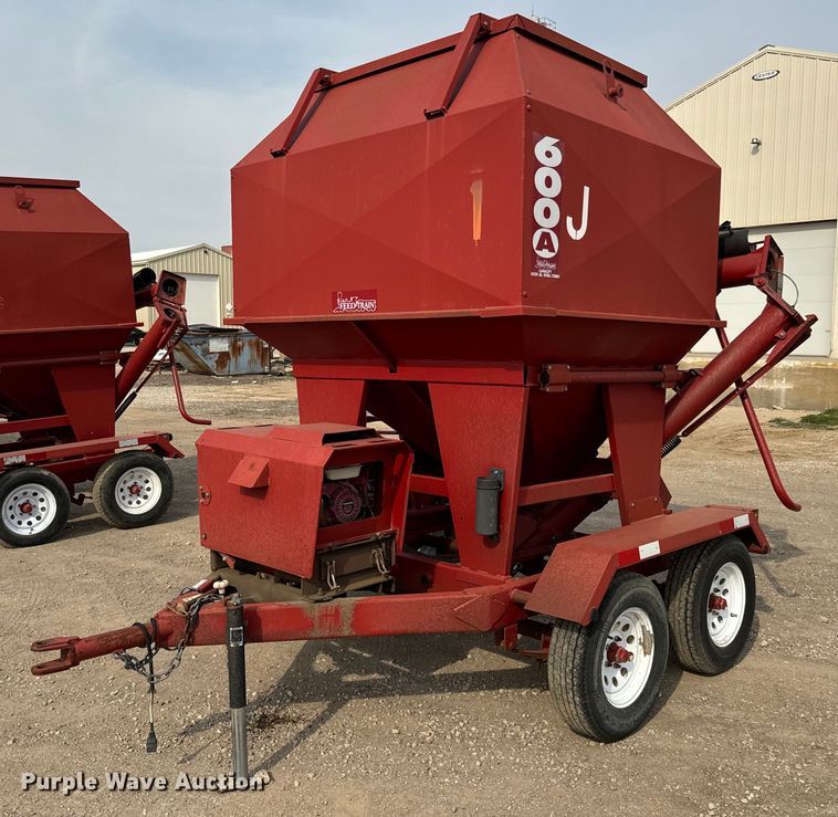 Feed Train 6000A seed tender - NH9112