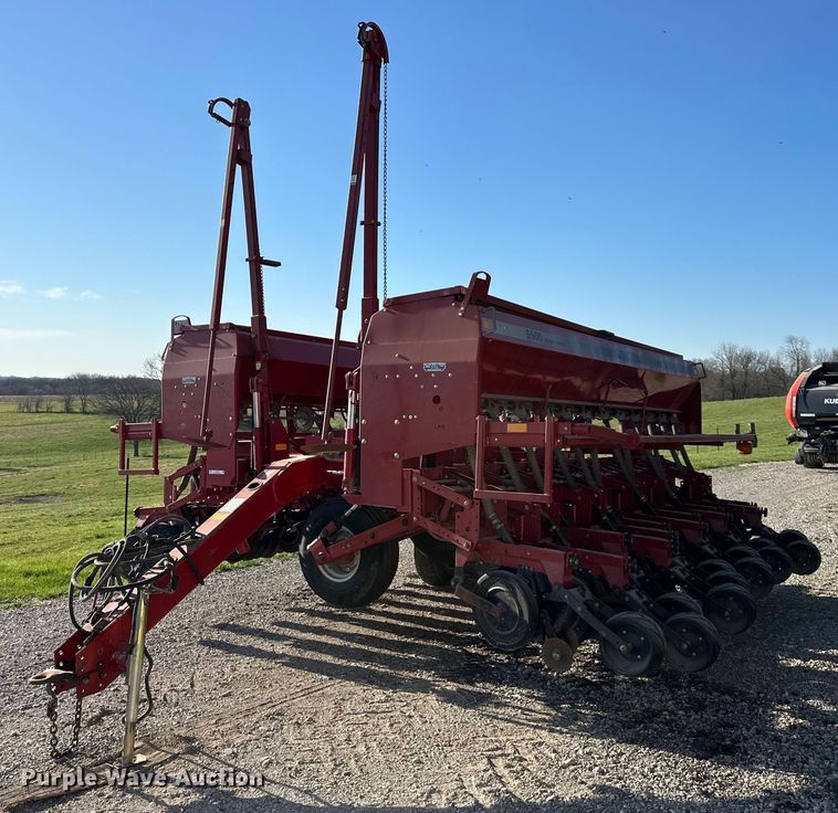 Case IH 5500 Soybean Special grain drill - NT9073