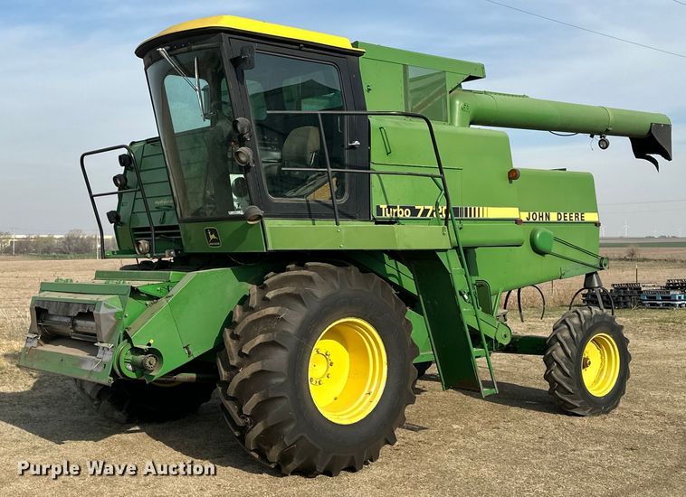 1983 John Deere 7720 Turbo combine - OE9049