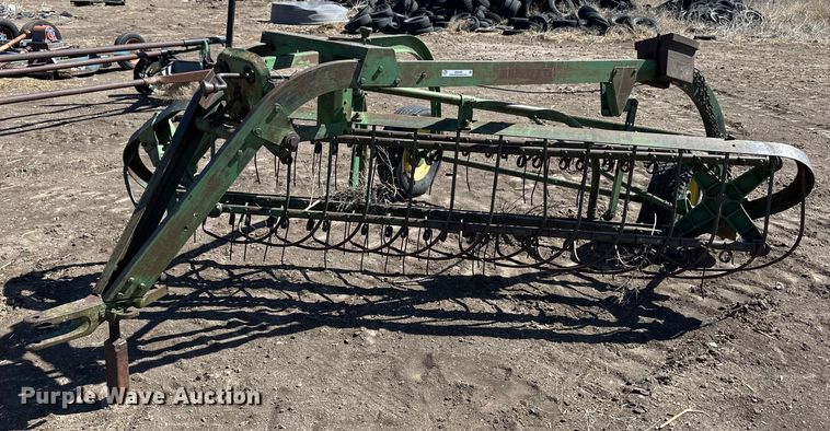 John Deere hay rake - OI9420