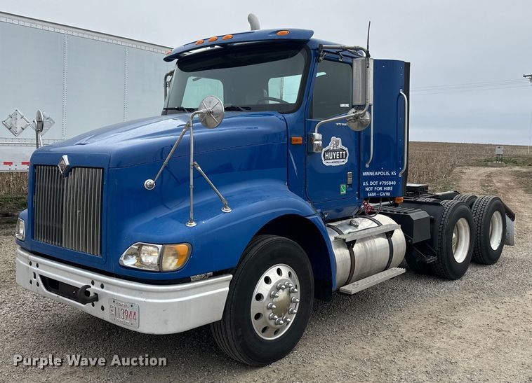 2004 International  9200i semi truck - EH5367