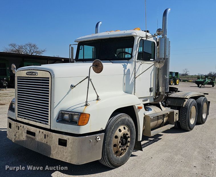 1999 Freightliner FLD semi truck - EJ6209