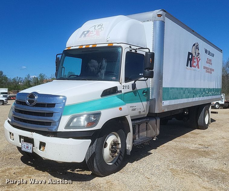 2014 Hino 338 box truck - EJ7910