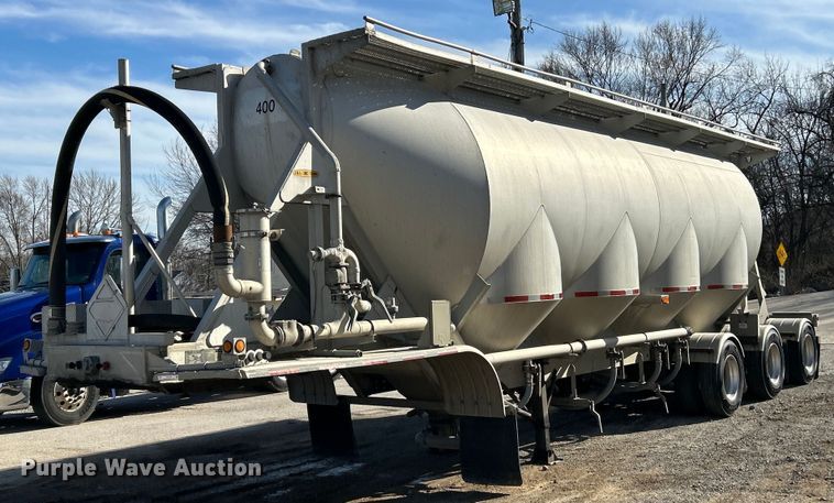 1992 J&L Tank 99.0.149 pneumatic dry bulk trailer - EK4156