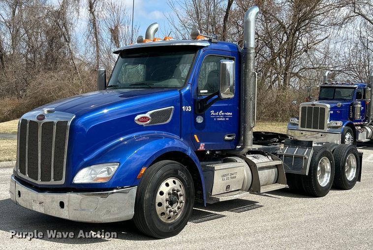 2017 Peterbilt 579 semi truck - EK4157