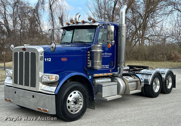 2022 Peterbilt 389 semi truck - EK4178