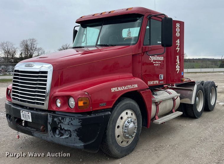 2007 Freightliner  CST120 semi truck - LD9387