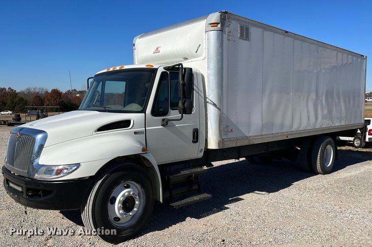 2015 International Durastar 4300 box truck - NM9022