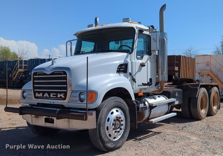 2003 Mack CV713 winch truck - NZ9432