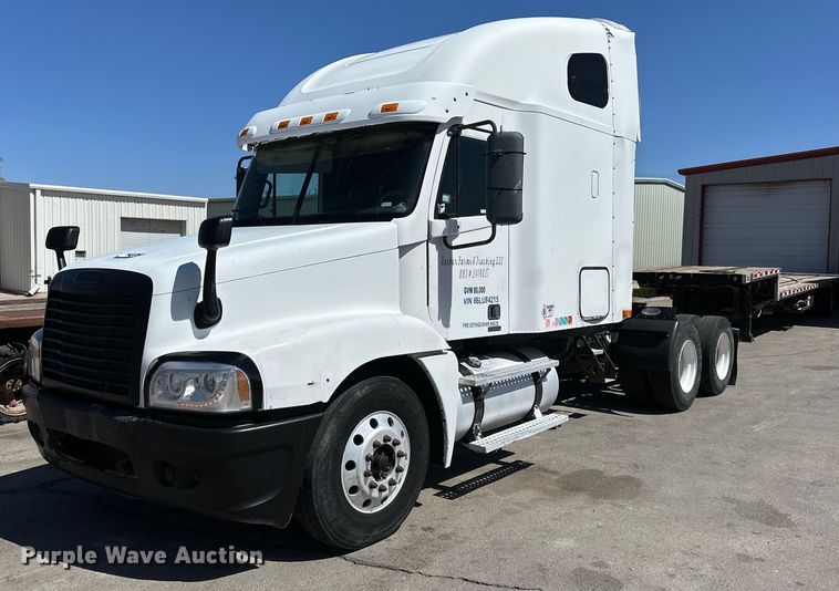 2006 Freightliner  Century Class semi truck - OE9039
