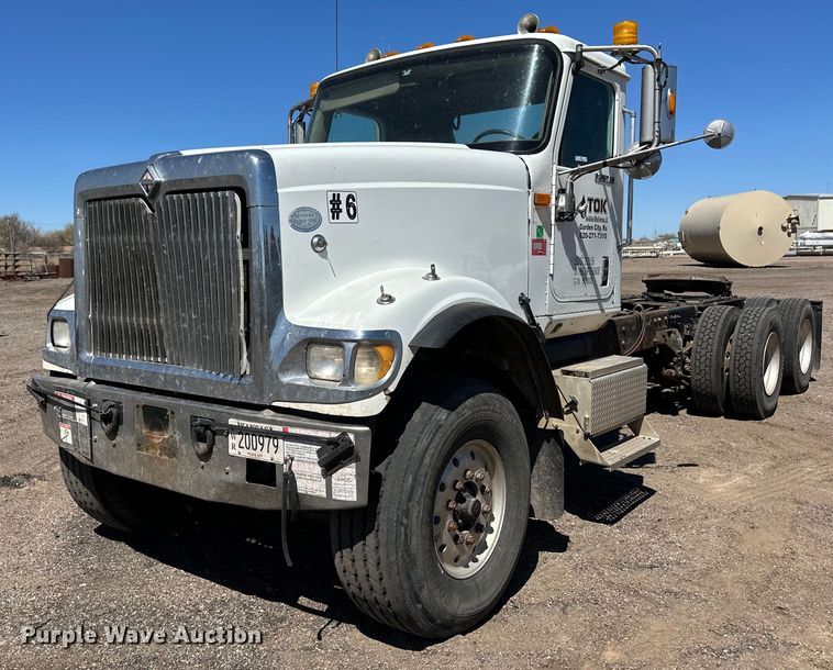 2009 International Paystar semi truck - OI9325