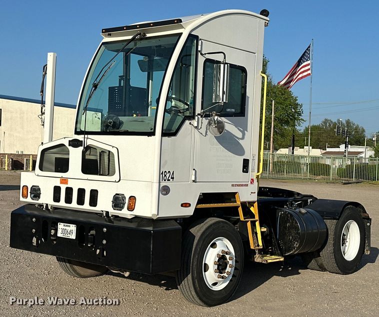 2020 Autocar XSpotter  yard truck - OM9462