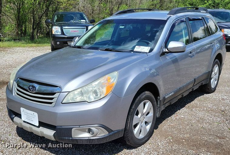 2011 Subaru Outback SUV - DP1348