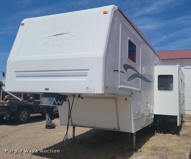 2000 Fleetwood RV Prowler camper - DP3527
