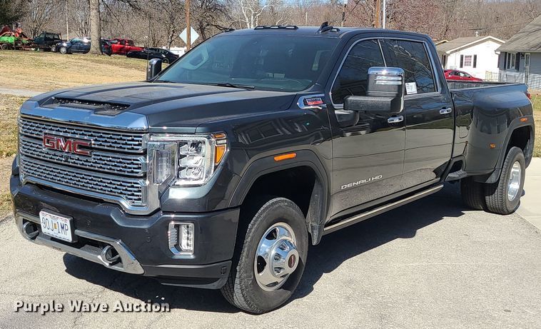 2022 GMC Sierra 3500HD Denali Crew Cab pickup truck - DR5257