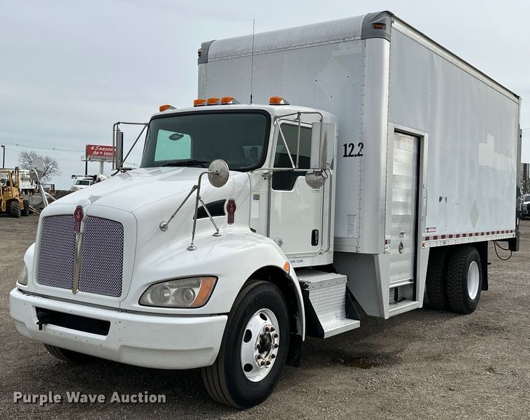 2012 Kenworth  T370 box truck - EG1377