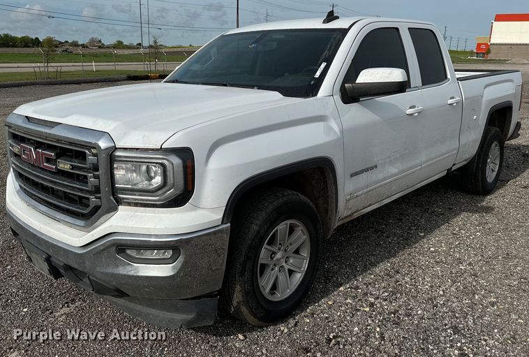 2017 GMC Sierra 1500 SLE Double Cab pickup truck - EJ0387