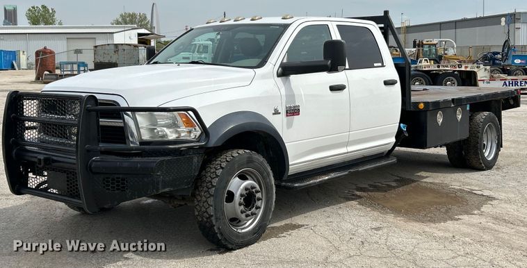 2012 Dodge  Ram 5500HD Crew Cab flatbed truck - EK4470