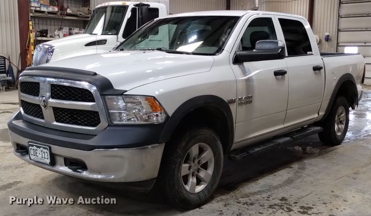 2018 Dodge Ram 1500 Crew Cab pickup truck - LN9964