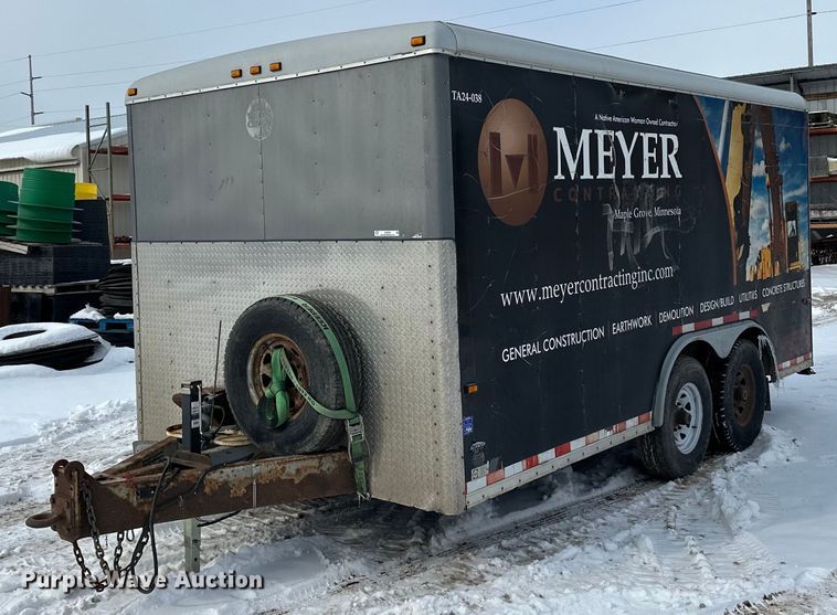 2000 Wells Cargo Inc enclosed cargo trailer - LR9292