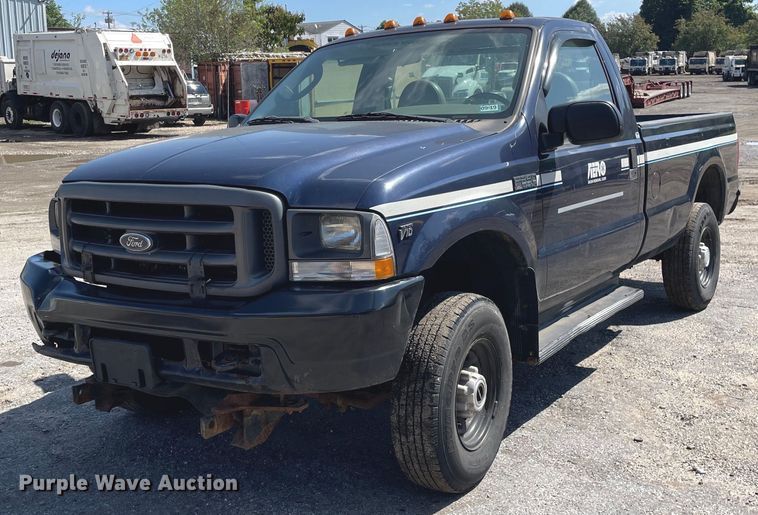 2004 Ford  F250 Super Duty XL pickup truck - LV9882