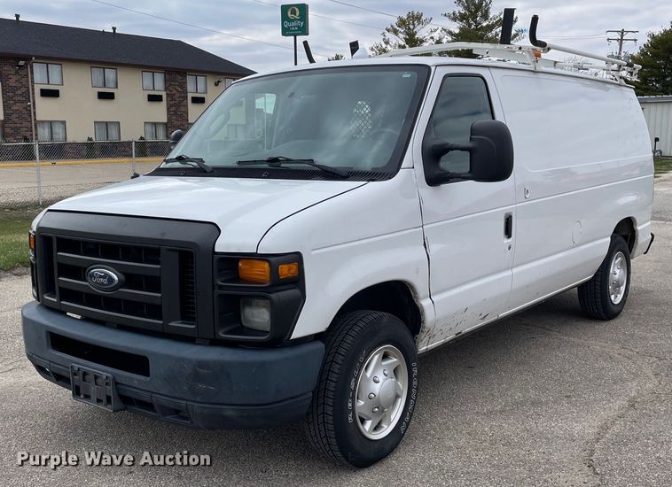 2012 Ford  E150 van - LW9022