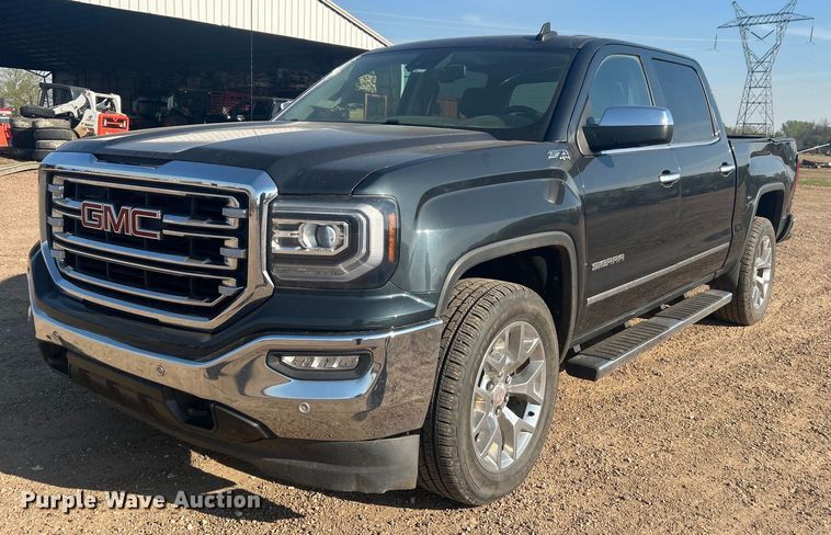 2018 GMC Sierra 1500 Crew Cab pickup truck - NB9376